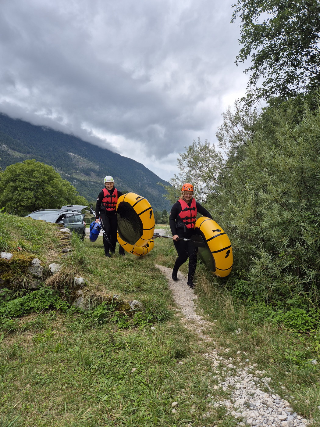 Easy-Packrafting-on-Soca _ricer_01