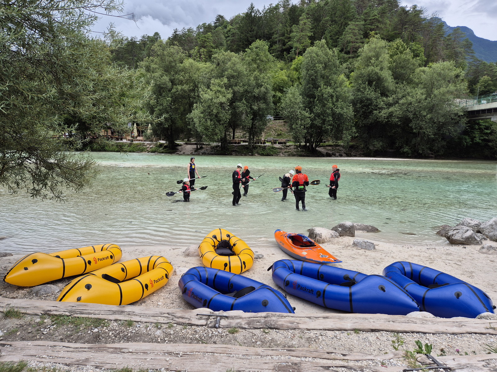 Easy-Packrafting-on-Soca _ricer_02